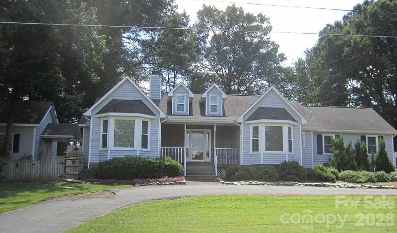 21133 Rio Oro, Cornelius, NC - 3 beds, 3 baths, 2,046 sqft - $625,000