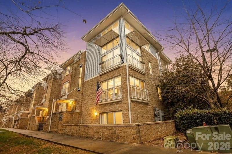 3905 Picasso, Charlotte, NC - 2 beds, 3 baths, 1,442 sqft - $385,500