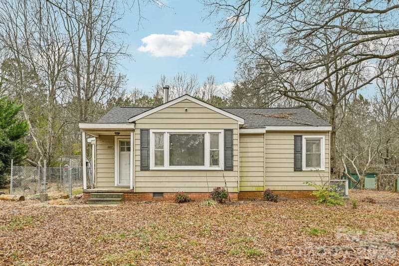 607 Westway, Gastonia, NC - 2 beds, 1 bath, 905 sqft - $175,000