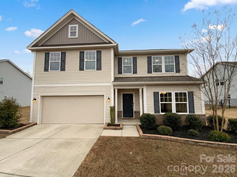 5633 Barclay, Fort Mill, SC - 4 beds, 3 baths, 2,768 sqft - $540,000