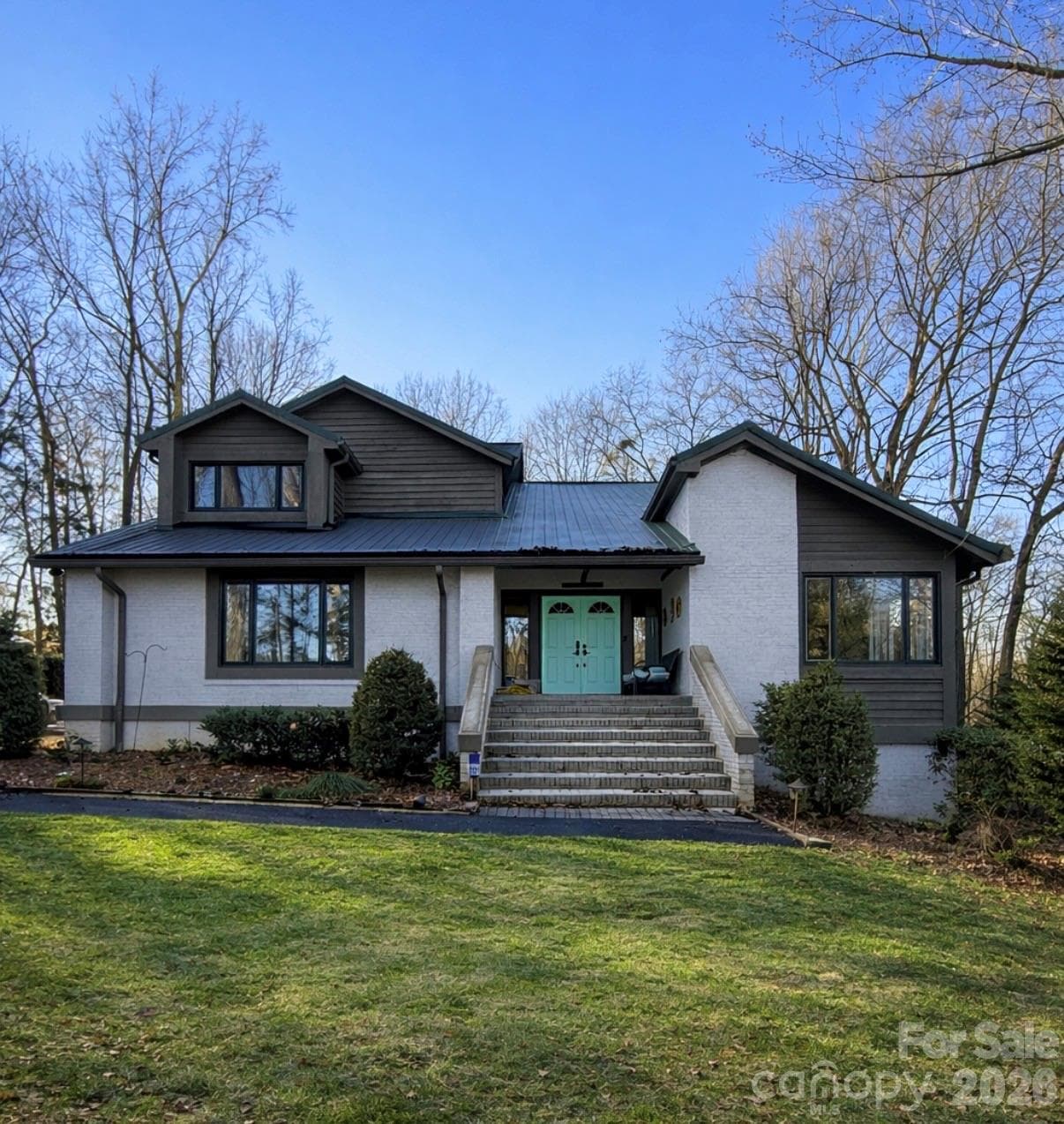 4418 Horseshoe - Image 1