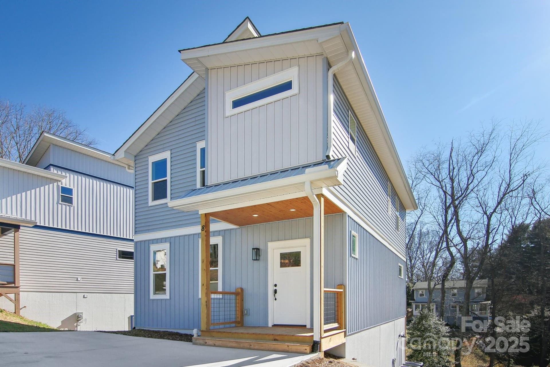 8 Escondido - Image 1