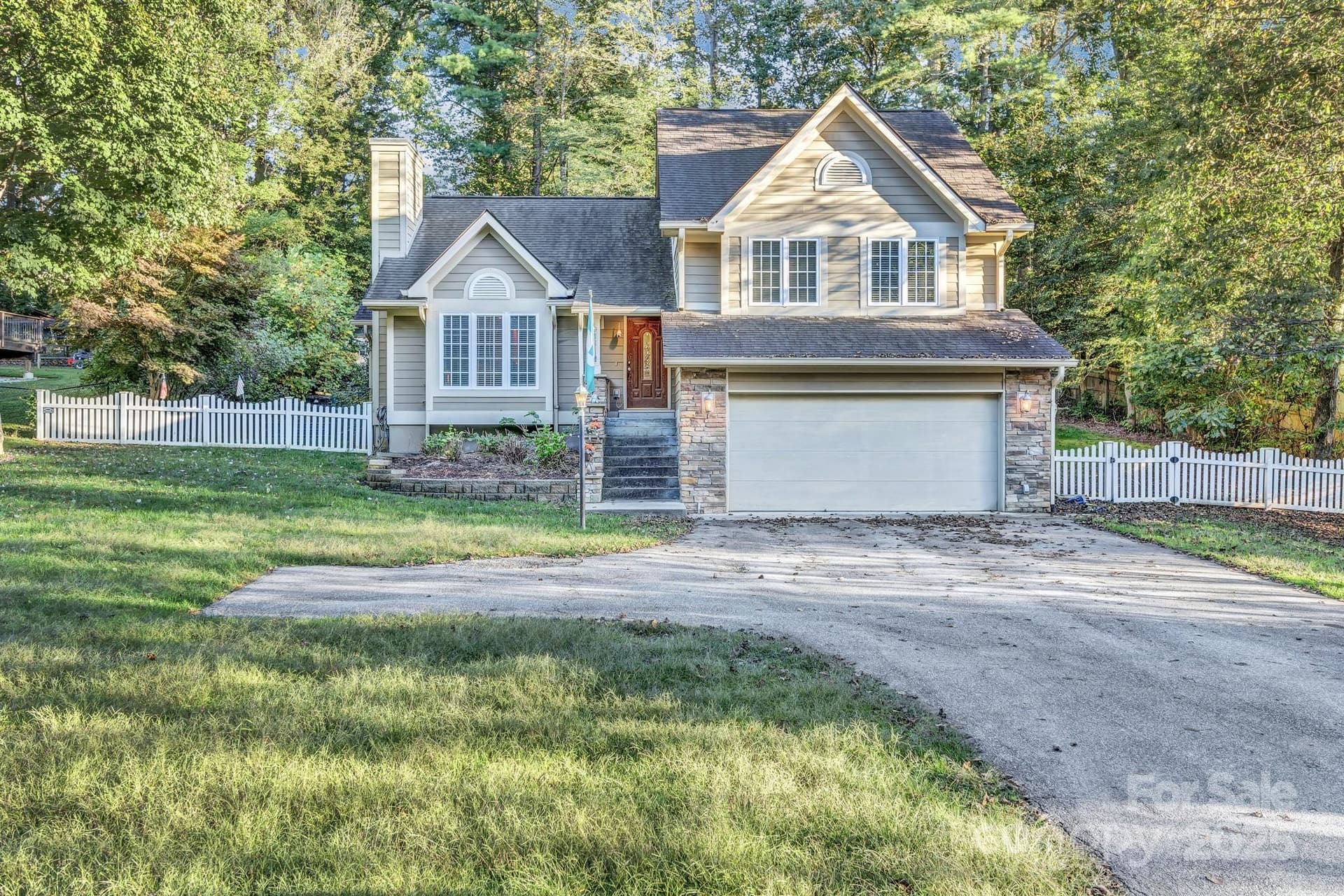 911 Fanning Bridge - Image 1