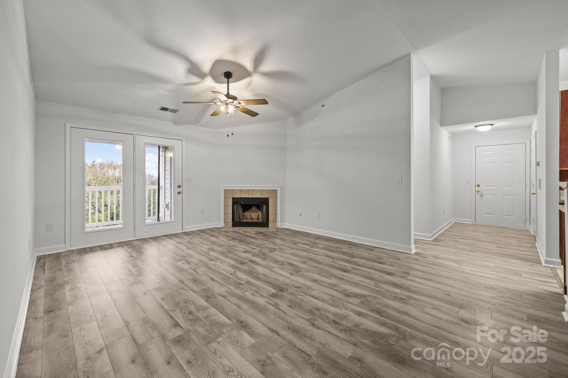 9950 Hyde Glen - Image 1