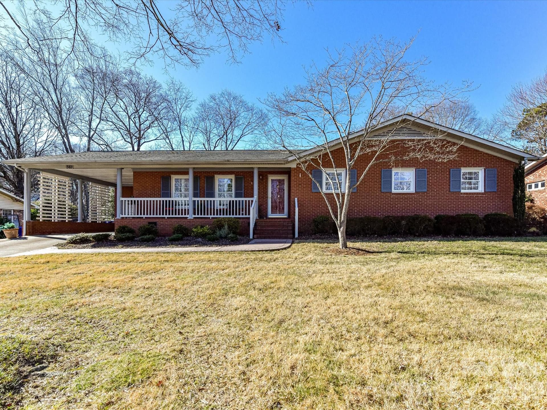 361 Wedgewood - Image 1