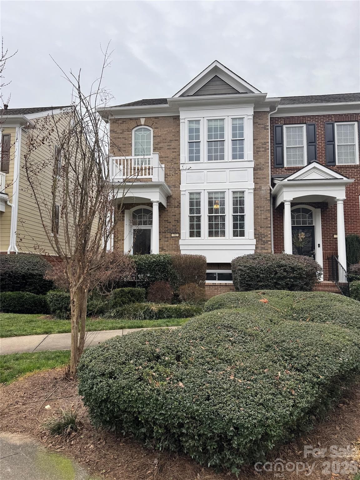 712 Passage - Image 1