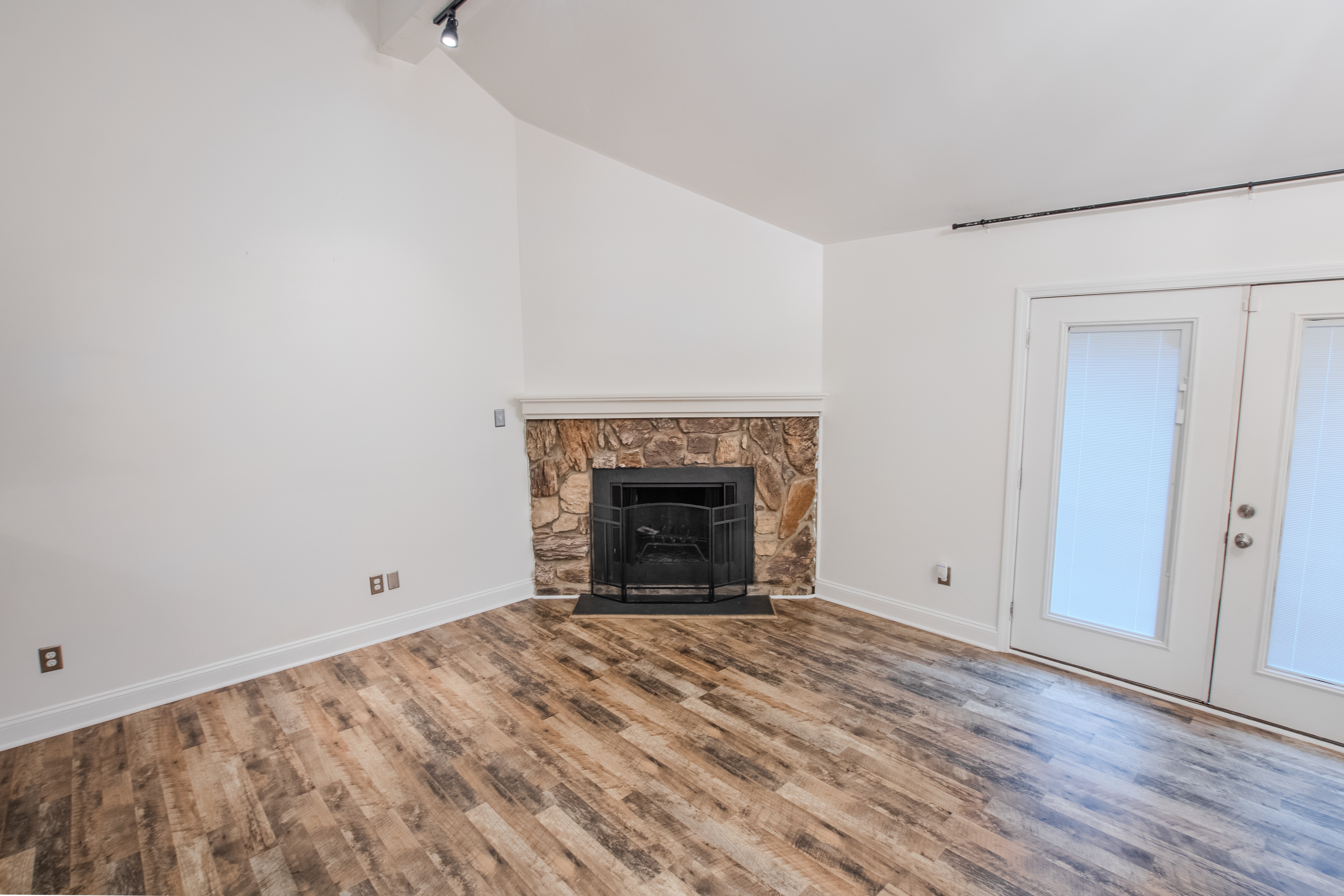 100 Willow Run Dr #2 photo 9
