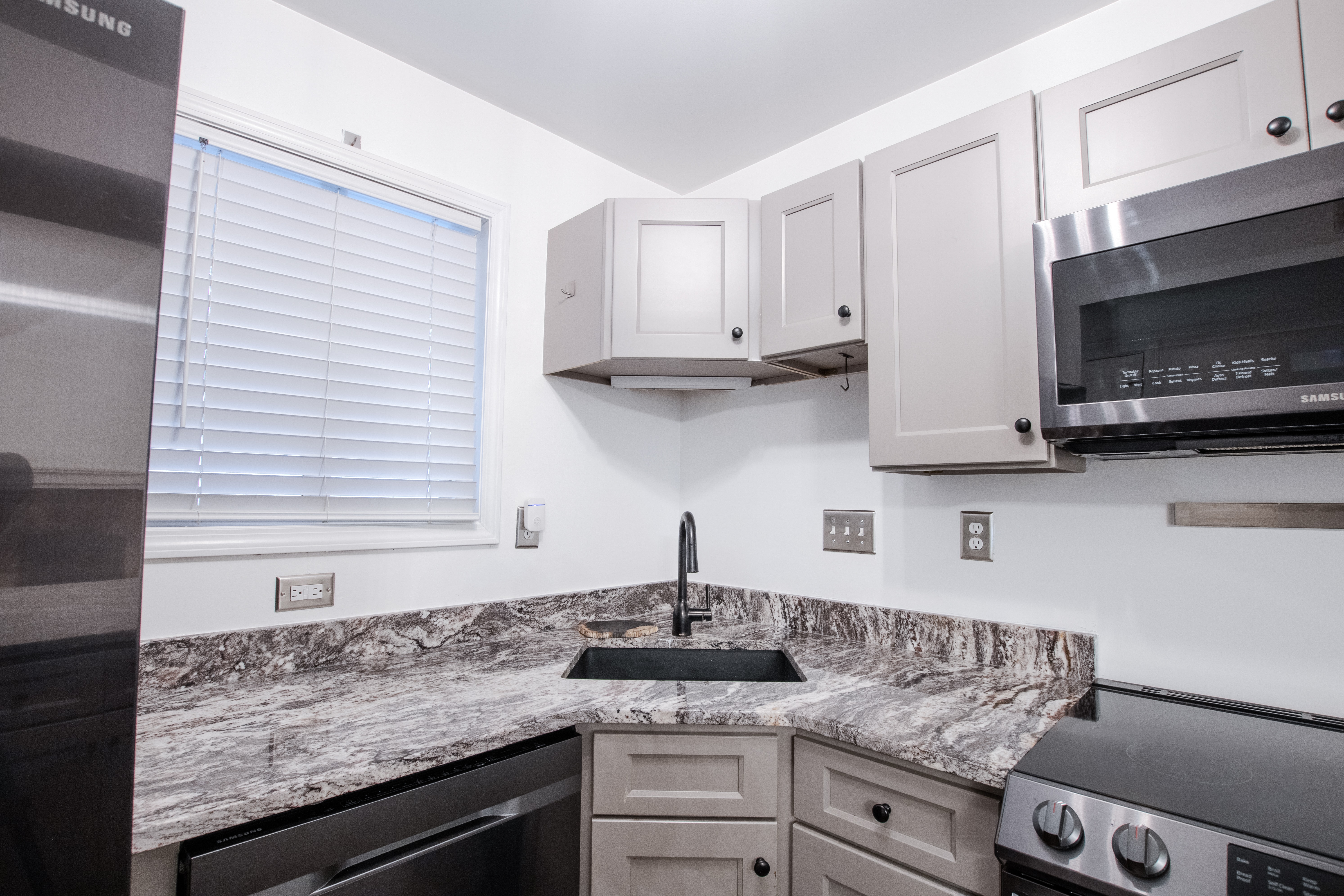 100 Willow Run Dr #2 photo 13